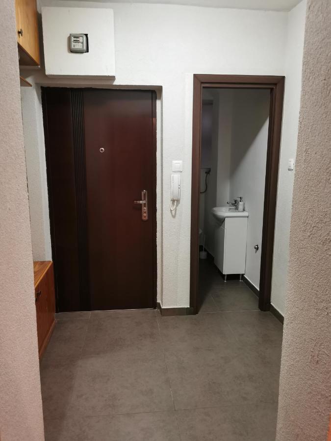 Apartment Lovro *